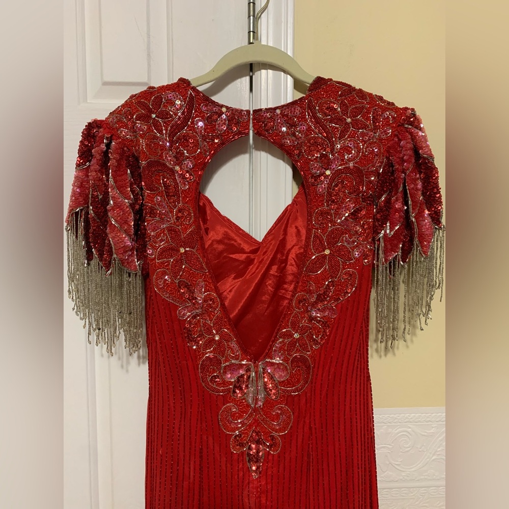 Vintage Red Silk Beaded Gown Intricate Platinum Fringe Short Sleeve Size 14. - Picture 15 of 16